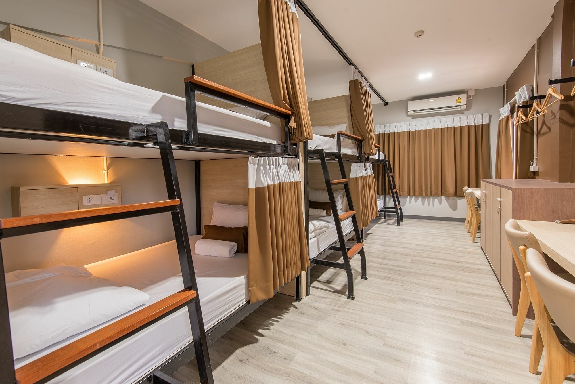 Siam Stadium Hostel Bangkok Buitenkant foto
