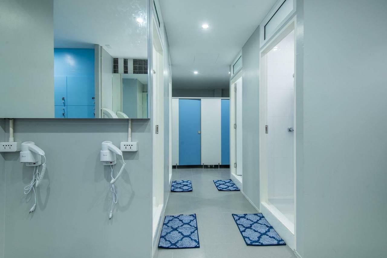 Siam Stadium Hostel Bangkok Buitenkant foto
